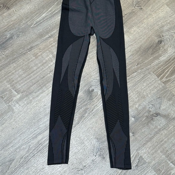 The Giving Movement Tonal Compression Sleeveless Bodysuit XS - Picture 5 of 8